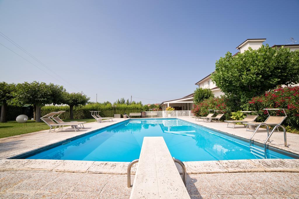 Hotel Country House La Radice Civitanova Marche Extérieur photo